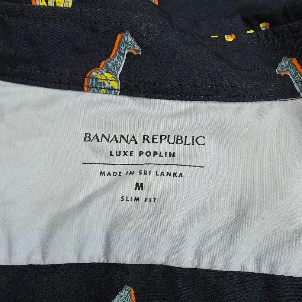 Banana Republic Slim Fit Short Sleeve Button Down Shirt‎ Men's M Giraffe Print